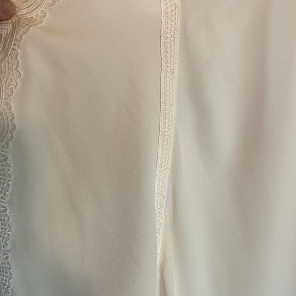 Banana Republic cream bell sleeve gorgeous blouse with amazing lace design XL - Picture 8 of 9